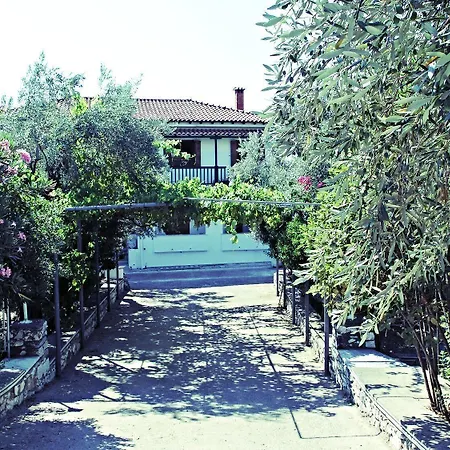 Guest house Naftilos 3*