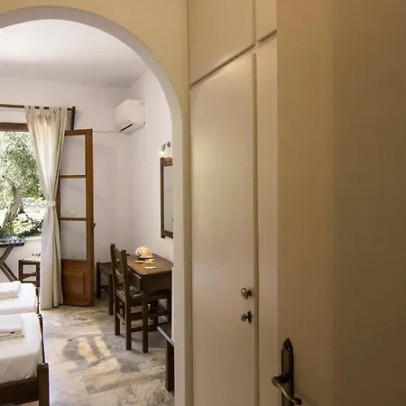 Guest house Naftilos Skiathos Town