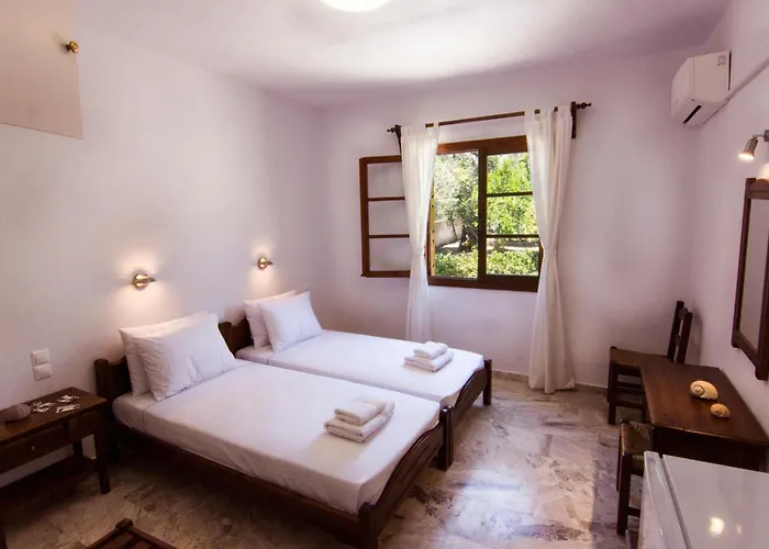 Naftilos Guest house Skiathos Town